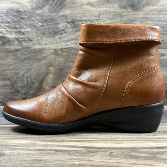 NEW Unstructured by Clarks 9.5M Rosely Zip Dark Tan Leather Ruched Ankle Boots - Picture 8 of 12